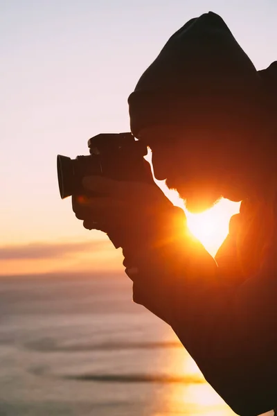 Silhouette Homme Qui Aime Voyager Photographier Prendre Des Photos Des — Photo