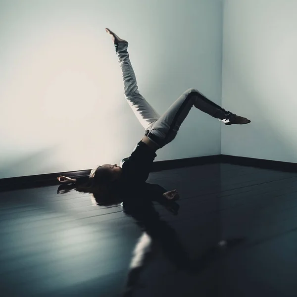 Magic Flight Girl Levitates Dream Trance — Stock Photo, Image