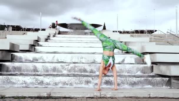 Sportswoman Blonde Doing Cartwheel Sochi Olympic Park Slow Motion — Stock videók