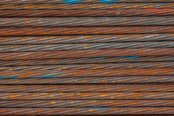 Pila de la varilla metálica oxidada o de acero —  Fotos de Stock