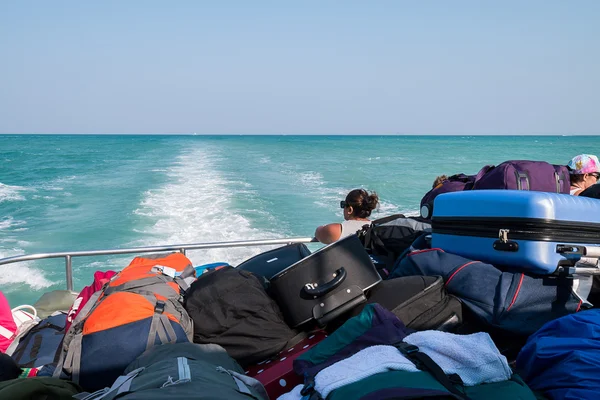 Empilement de bagages sur le ferry-boat — Photo