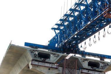 Köprü kirişi ereksiyon makine otoyol inşaat alanında Tayland