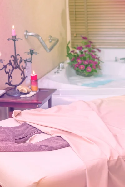 Sala de massagem em um salão de spa — Fotografia de Stock