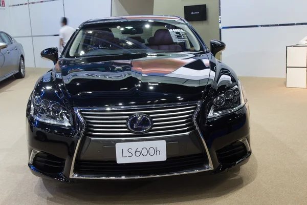 Гібридний Lexus Ls600h показали в Бангкок Таїланд обороняла інтернат — стокове фото