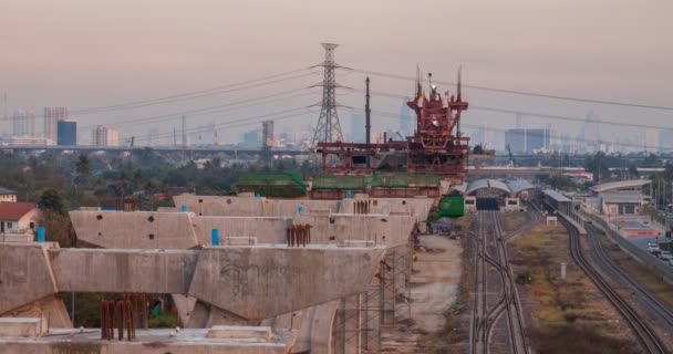 Timelapse Día Noche Sitio Construcción Manera Expresa Con Tráfico Carretera — Vídeos de Stock