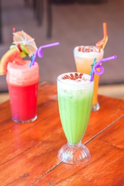 Ev yapımı yaz meyve güler yüzlü