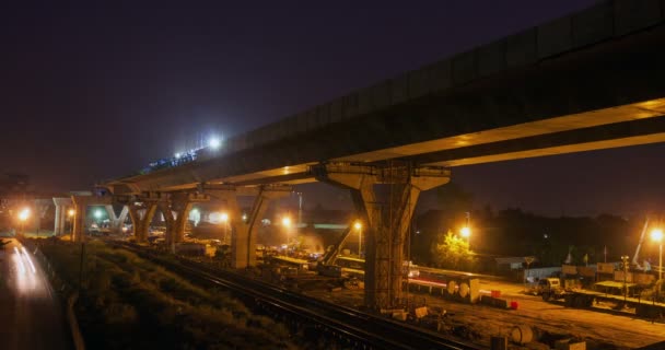 バンコク タイの鉄道道路上の高速道路建設現場で Dayt タイムラプス夜 — ストック動画