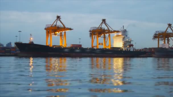 Скоростное Видео Утреннего Солнечного Света Рябью Промышленном Порту Таиланда — стоковое видео
