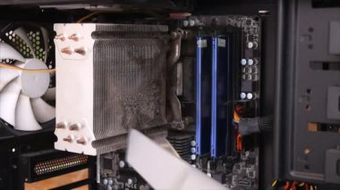 bilgisayar elektrikli süpürge ile temizlik