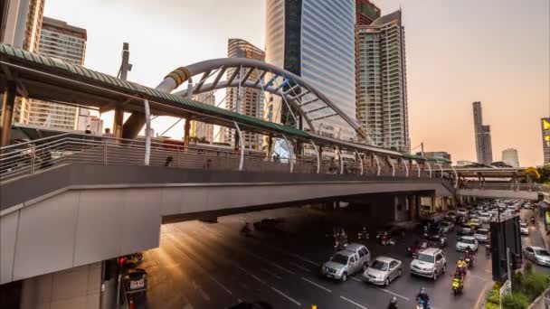 Timelapse día a noche de tráfico en la noche, Bangkok Tailandia — Vídeos de Stock