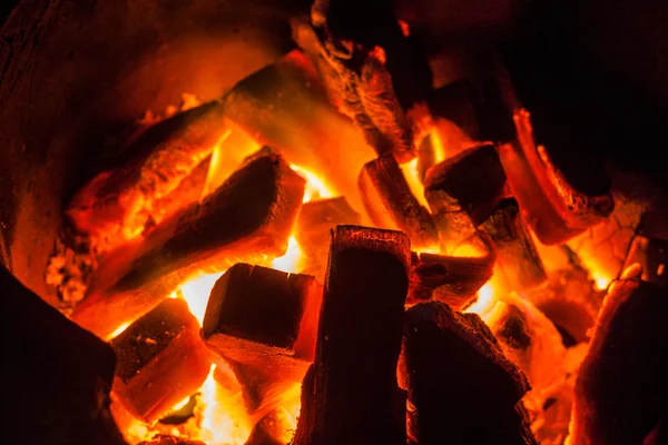 Brandende chacoal — Stockfoto