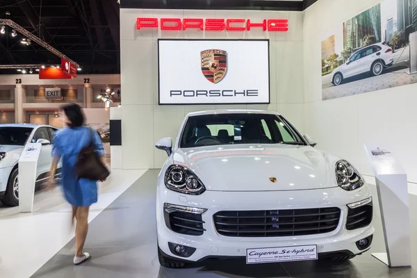 Porsche caiena se híbrido — Fotografia de Stock