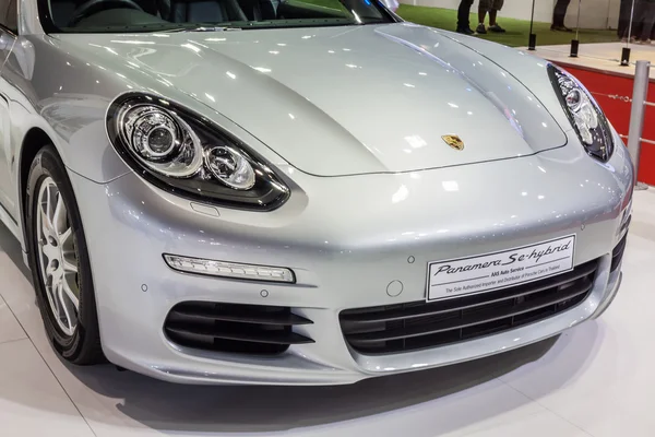 Porsche Panamera Se Hybrid, um híbrido plug-in que promete unsu — Fotografia de Stock