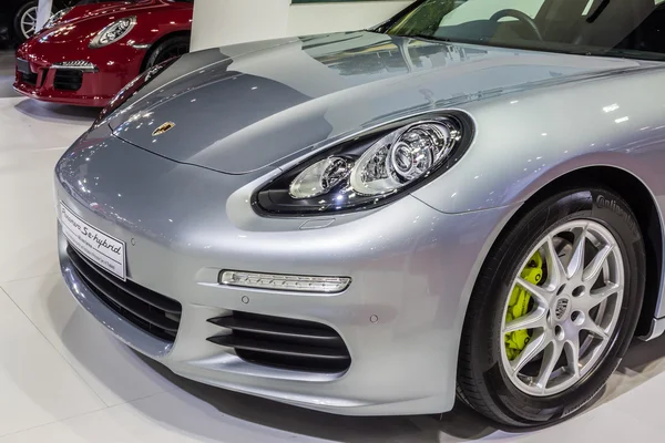 Porsche Panamera Se Hybrid, un híbrido enchufable que promete unsu — Foto de Stock