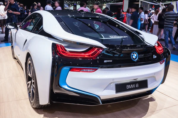 Bakre syn på Bmw i8 en plug-in hybrid sportbil — Stockfoto