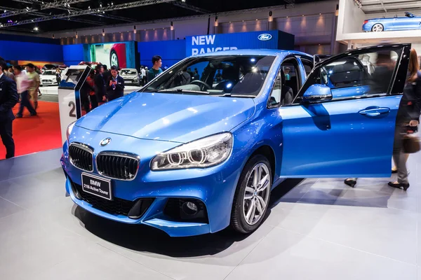 BMW 218i etkin Tourer ekranda — Stok fotoğraf