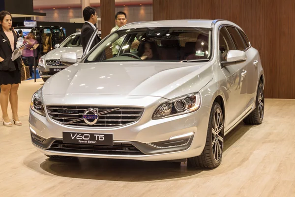 沃尔沃 V60 T5 特别版上显示 — 图库照片