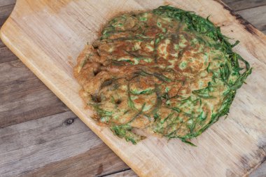 Tırmanma Wattle sebzeli omlet