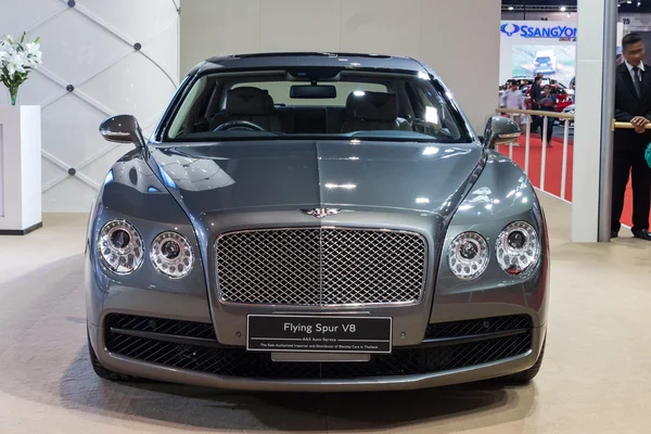 Bentley Flying Spur V8 en pantalla — Foto de Stock