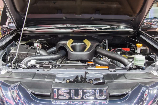 Motorn av Isuzu bil — Stockfoto