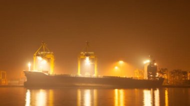 Sabah sis arasında Bangkok Tayland Khlong Toei limanında gün hemen hemen Timalapse