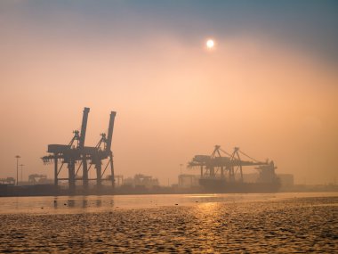 Sabah sis arasında Khlong Toei bağlantı noktası
