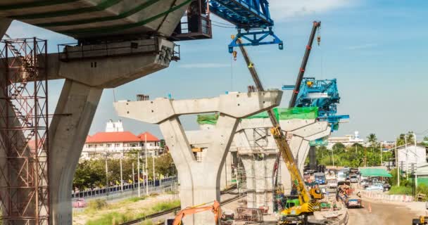 Timelapse Bron Girder Erektion Maskin För Highway Arbetar Med Kran — Stockvideo