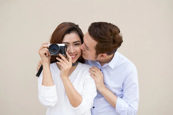 Молодая азиатская пара — стоковое фото