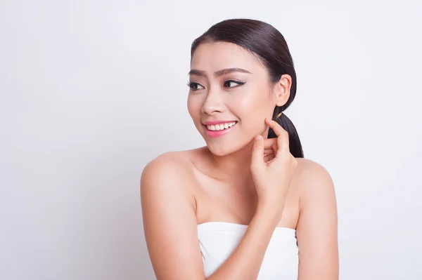 Asiatische schöne Frau Hautpflege — Stockfoto