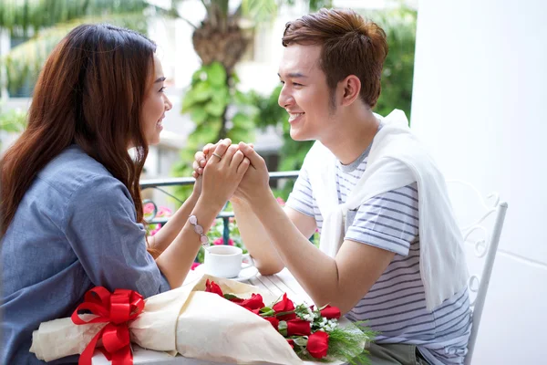 Asian romantic young couple enjoy Valentine — Stock Photo, Image