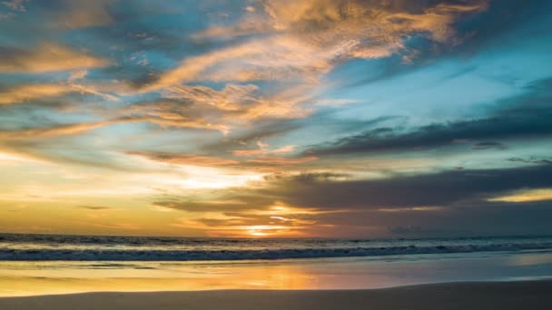 Coucher de soleil à l'océan — Video