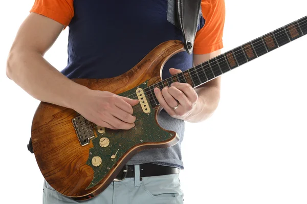 Férfi játszik elektromos gitár — Stock Fotó