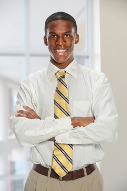 İşadamı gülümseyen Indide Office