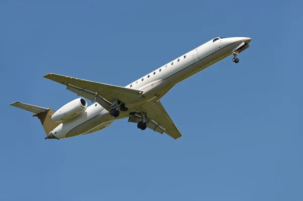 Aterrizaje de aviones comerciales —  Fotos de Stock