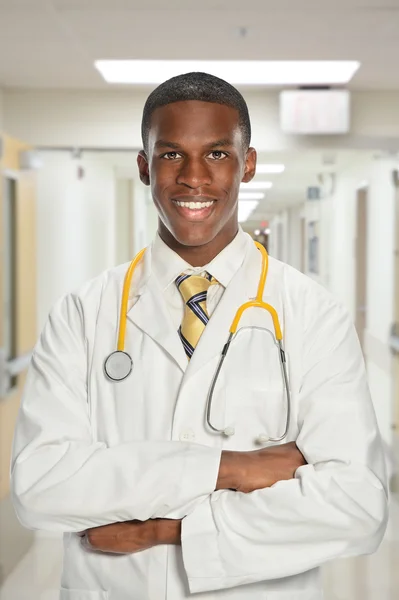 Médico dentro del hospital — Foto de Stock