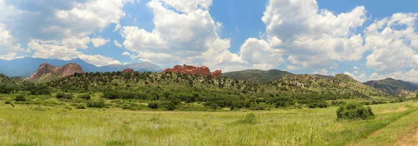 Garden of the Gods in Panoramic View — Stock Photo, Image