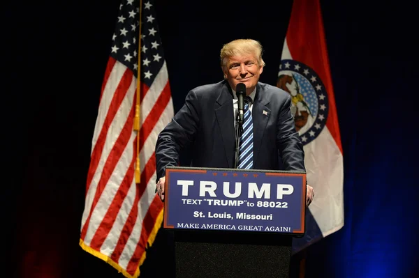 Donald Trump campagnes in St. Louis — Stockfoto