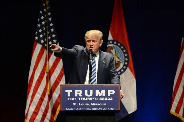 Donald Trump campagnes in St. Louis — Stockfoto