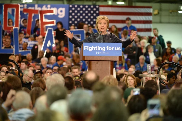 Hillary Clinton Campañas en St. Louis, Missouri, EE.UU. — Foto de Stock