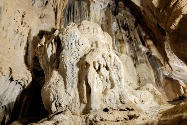 Кальцит Минеральной Воде Создает Отливки Сталактиты Естественных Пещерах — стоковое фото