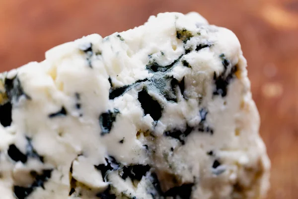 Macro Close Van Een Franse Blauwe Kaas Roquefort Pittig Kruimelig — Stockfoto