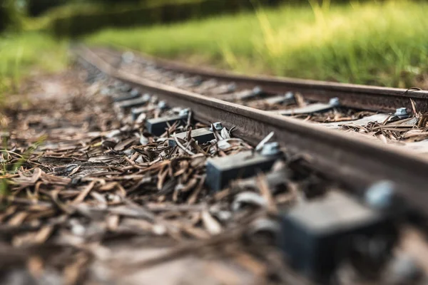 Detail Der Alten Schwellen Die Die Schienen Eines Kleinen Eisenbahngleises — Stockfoto