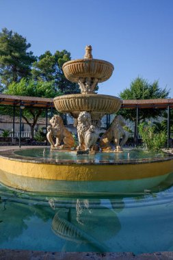 İspanya 'nın Endülüs kenti Siles' te aslanlı Arap çeşmesi..