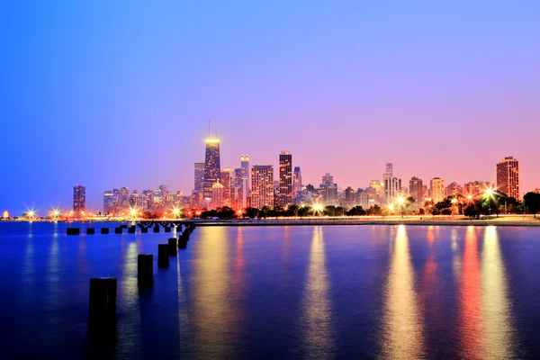 Chicago Skyline al atardecer en colores épicos —  Fotos de Stock