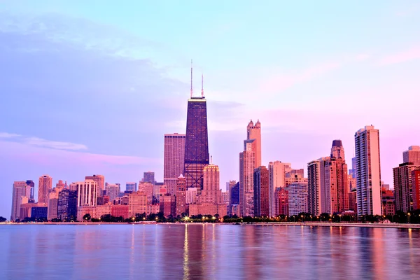 Chicago Skyline al atardecer en colores épicos — Foto de Stock