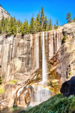 Yosemite Vadisi 'ndeki Vernal Falls, Yosemite Ulusal Parkı, Kaliforniya