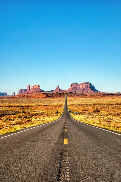 Estrada Para Monument Valley Durante Dia Ensolarado Fronteira Utah Arizona — Fotografia de Stock