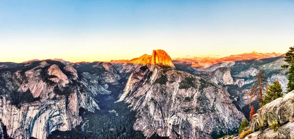 Yosemite Valley Illuminated Half Dome Sunset View Glacier Point Yosemite — Stock Photo, Image