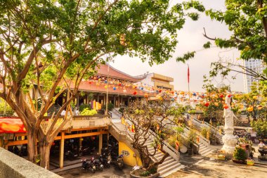 Vinh Nghiem Pagoda Ho Chi Minh City, Vietnam 'da güneşli bir günde 
