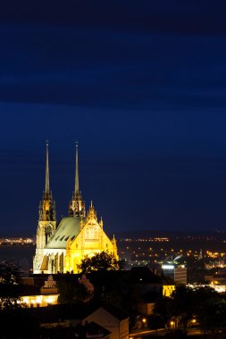 Işıklı Aziz peter ve paul Katedrali, gece, brno
